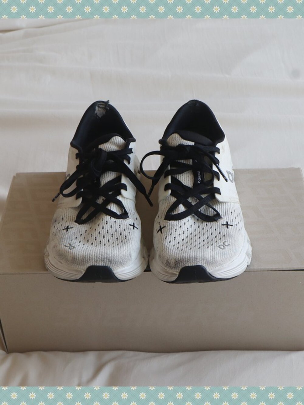 On Cloud X 4 in Ivory/Black